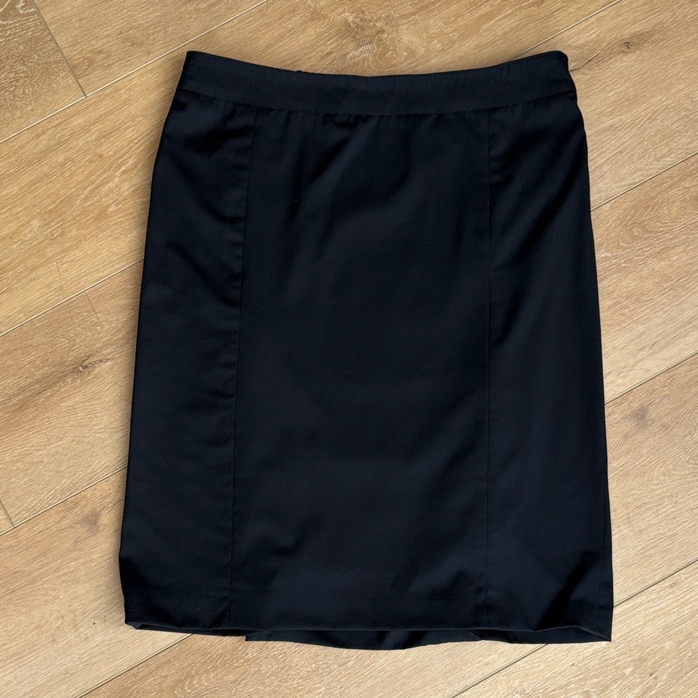 Burberry Classic Black Pencil Skirt, Lined. Size 6